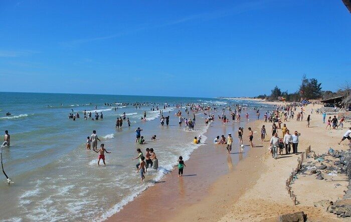 tắm biển hồ cốc
